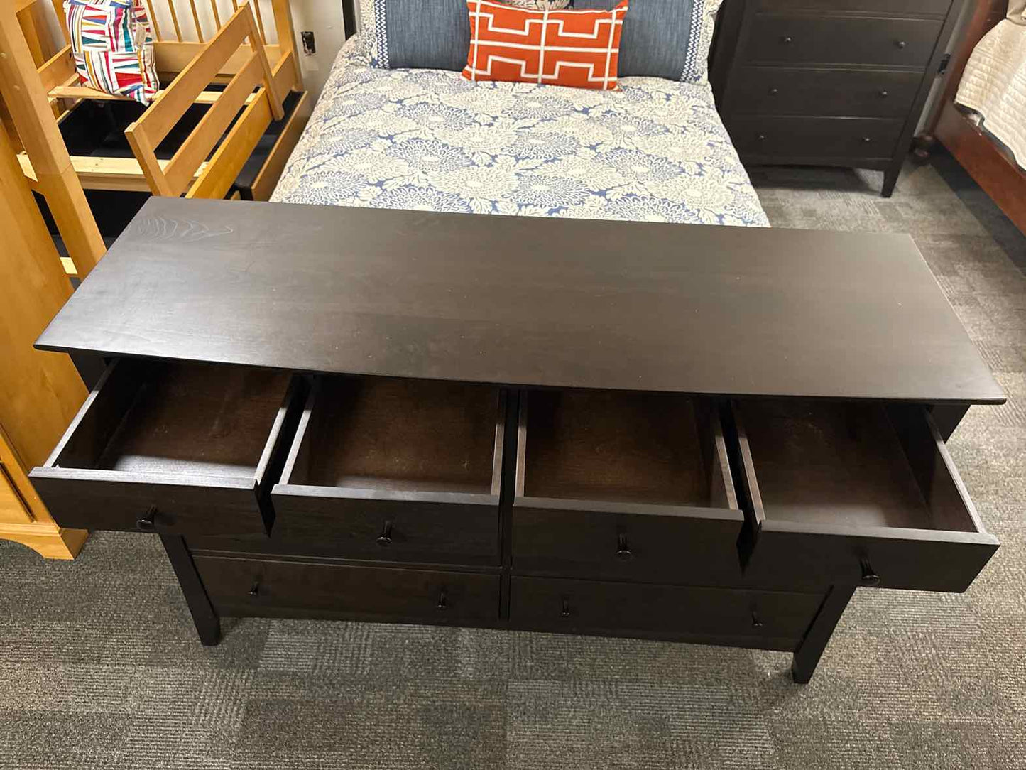 Circle Furniture 10-Drawer Dresser in Espresso