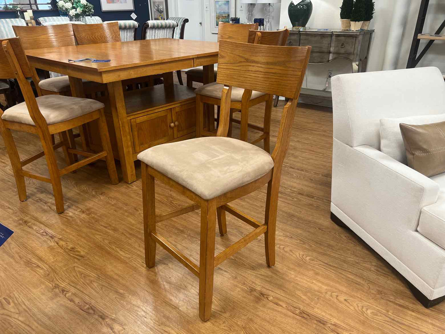 Oak Pub Table w/ Set of 6 Matching Stools