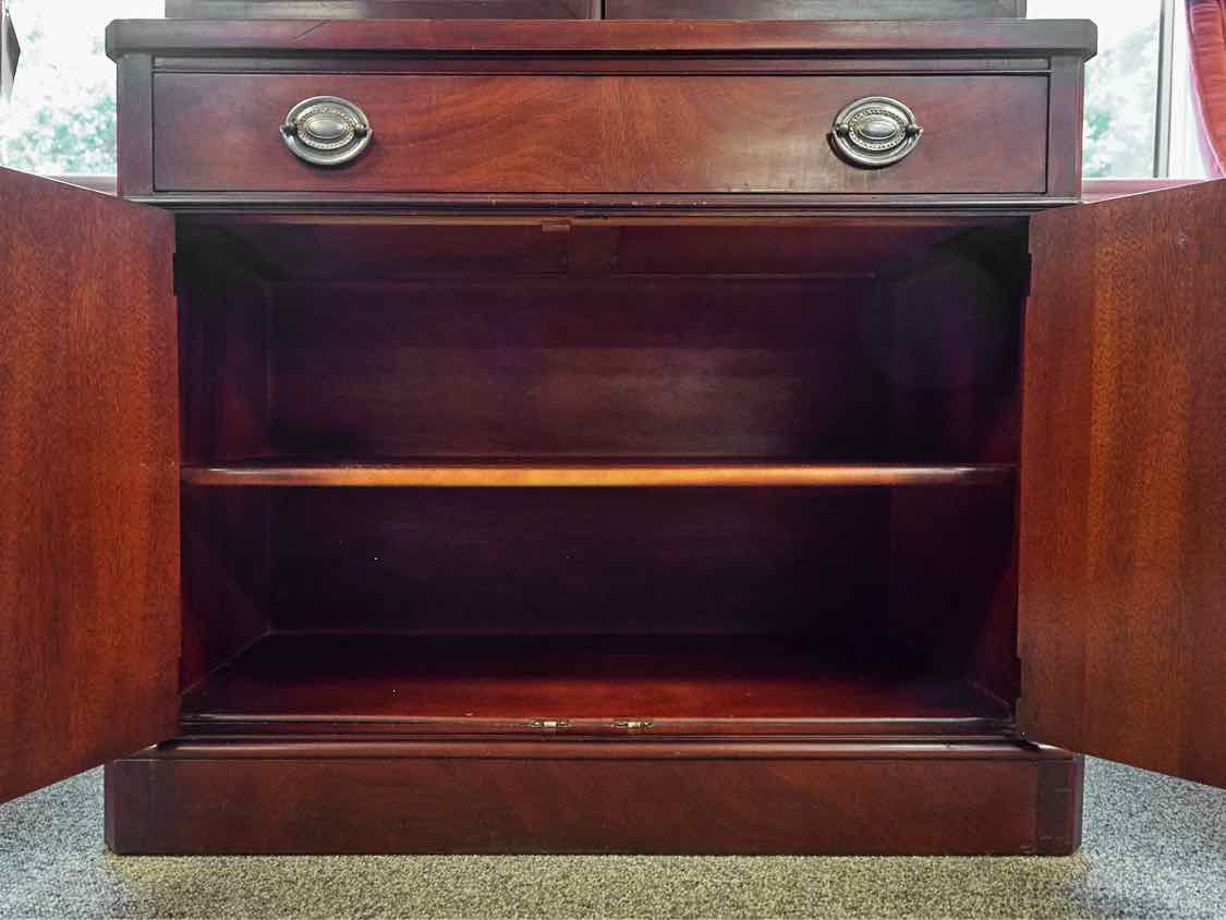 Drexel Mahogany China Cabinet W/ Glass Doors