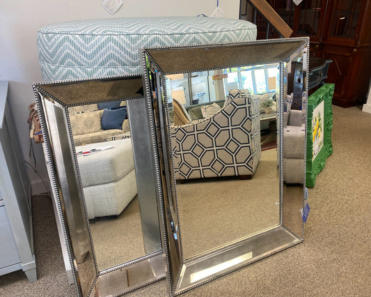 Beveled Mirror in Silver Beaded Mirrored Frame