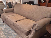 Thomasville 3 Cushion Tweed Blend Upholstered Includes 4 Toss Pillows  Sofa