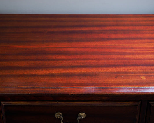 Mahogany 6-Drawer Dresser with Brass Pulls