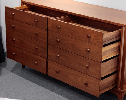 Stickley 'Walnut Grove' 8-Drawer Dresser
