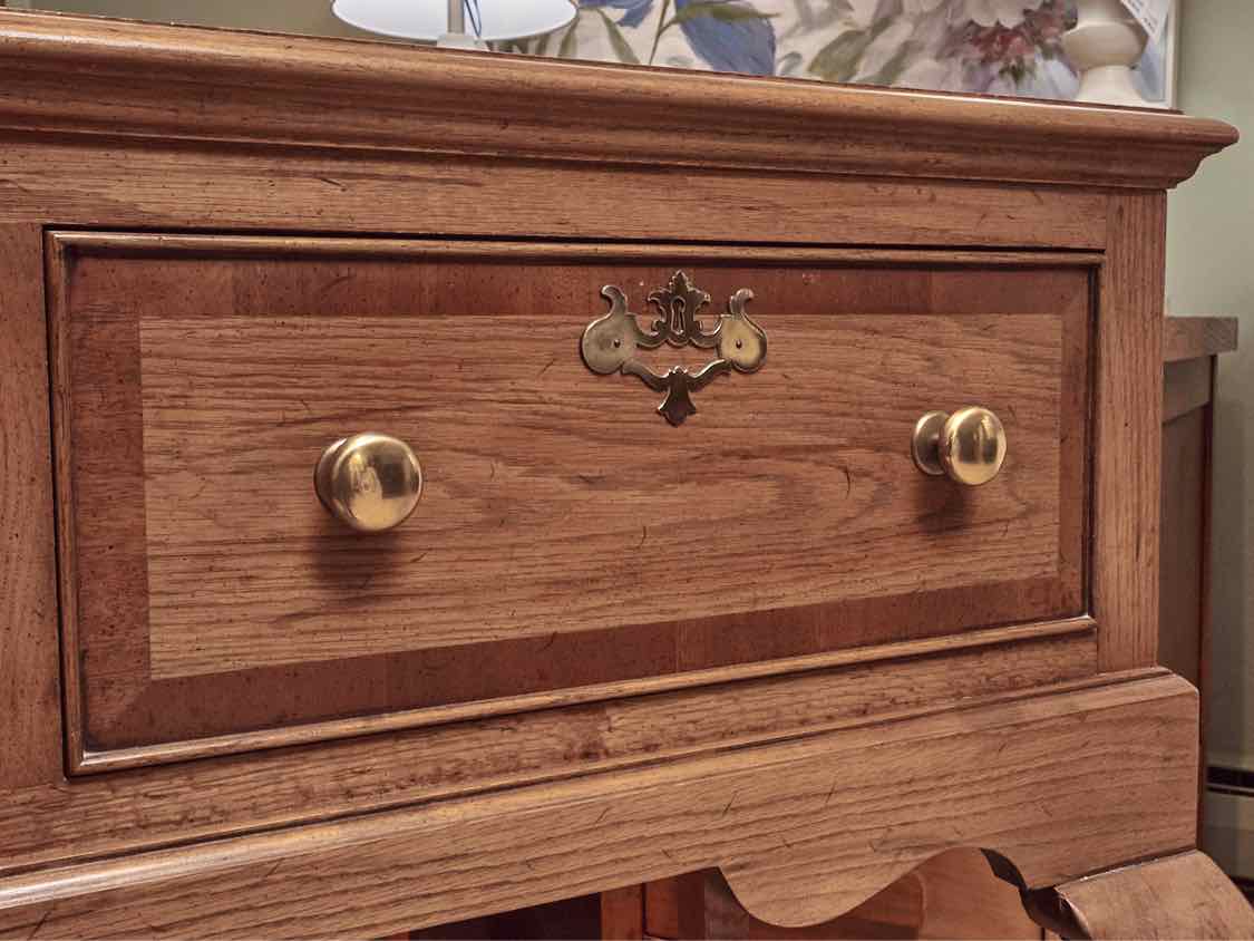 Century Furniture  Solid Oak Hunt Board  3 Drawer  Sideboard