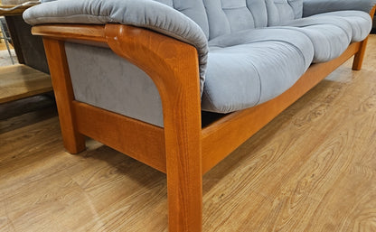 Ekornes Stressless 'Buckingham' Highback Reclining Sofa