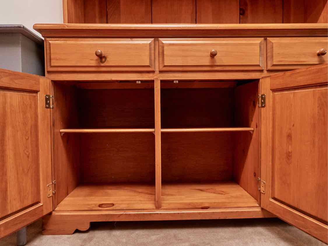 Pine 3  Glass Door 3 Drawer & Lower  3 Door  Hutch