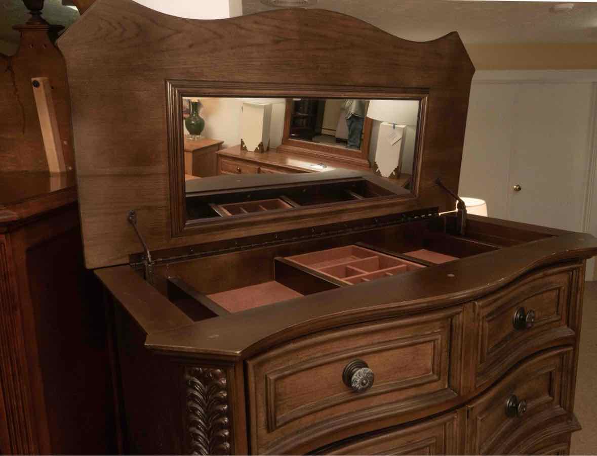 Espesso Finish 5 Drawer 1 Secret Drawer&  Flip Top Mirror Chest