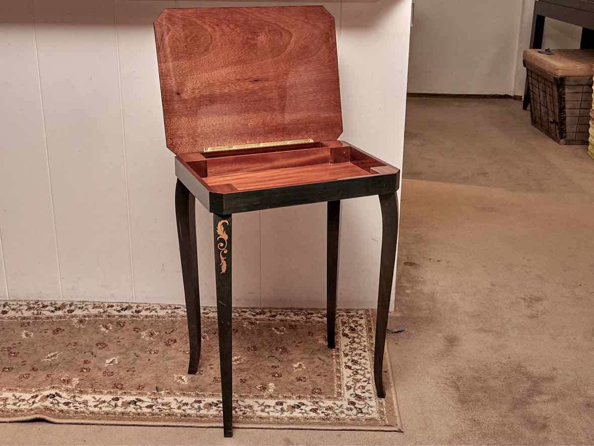 A. Garglulo & Iamuzzi  Green Finish Wood Marguetry Inlaid Music  Box Side Table