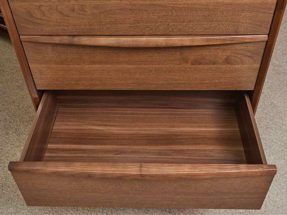 Article Lenia Walnut 4 Drawer Chest