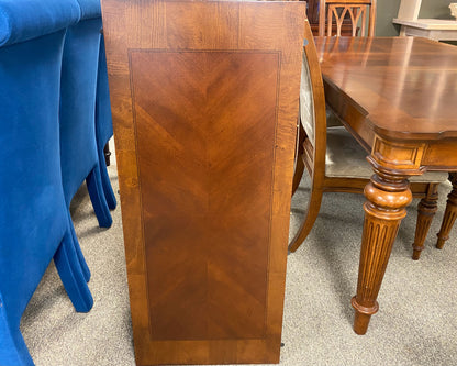 Cherry Finish Expanding Dining Table & Set of 6 Rollback Chairs