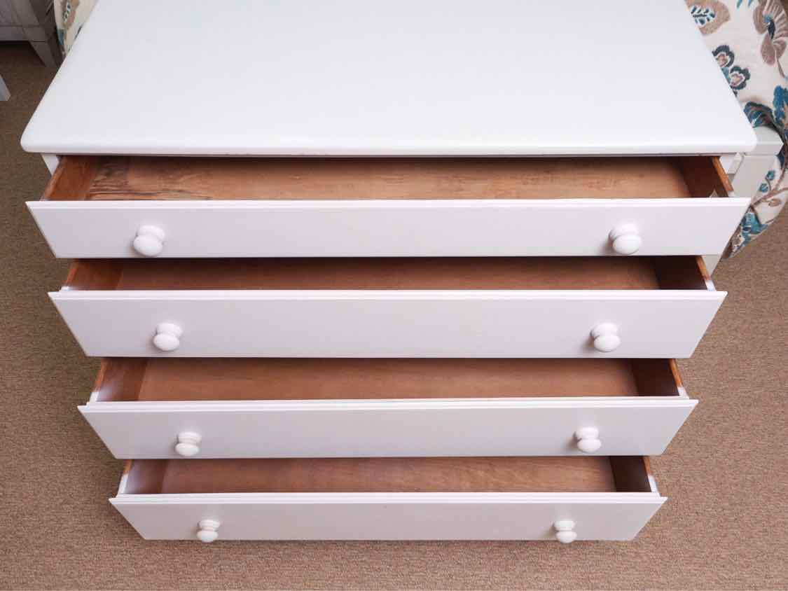 'Sea Foam White' Finish 4 Drawer Chest