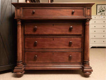Thomasville 'Fredericksburg Collection' Mahogany Finish Bedside Chest