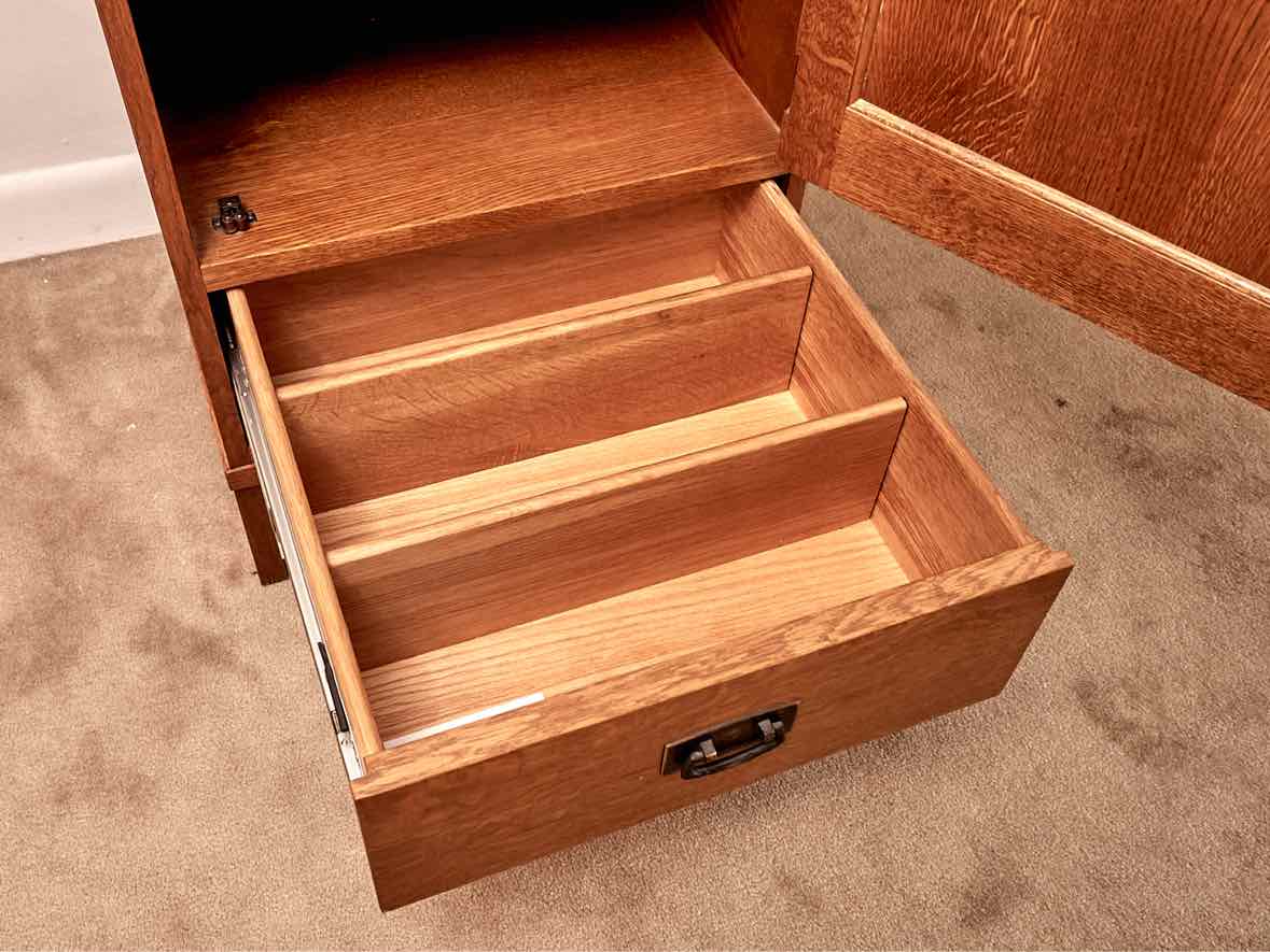 Stickley Quartersawn Oak 1 Door Media Furniture