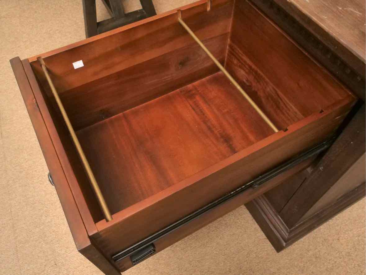 RH 2 Drawer File Cabinet with 2 Drawers