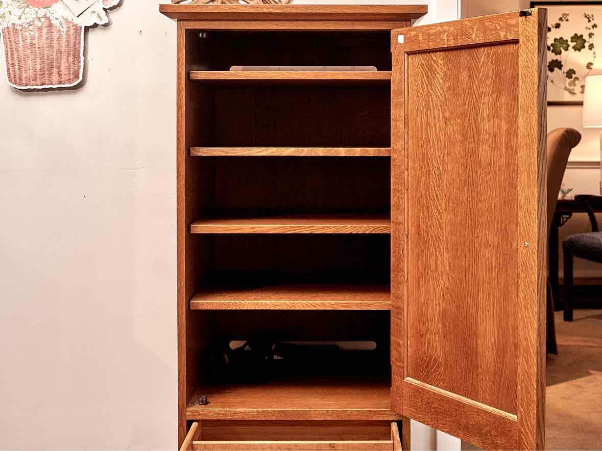 Stickley Quartersawn Oak 1 Door Media Furniture