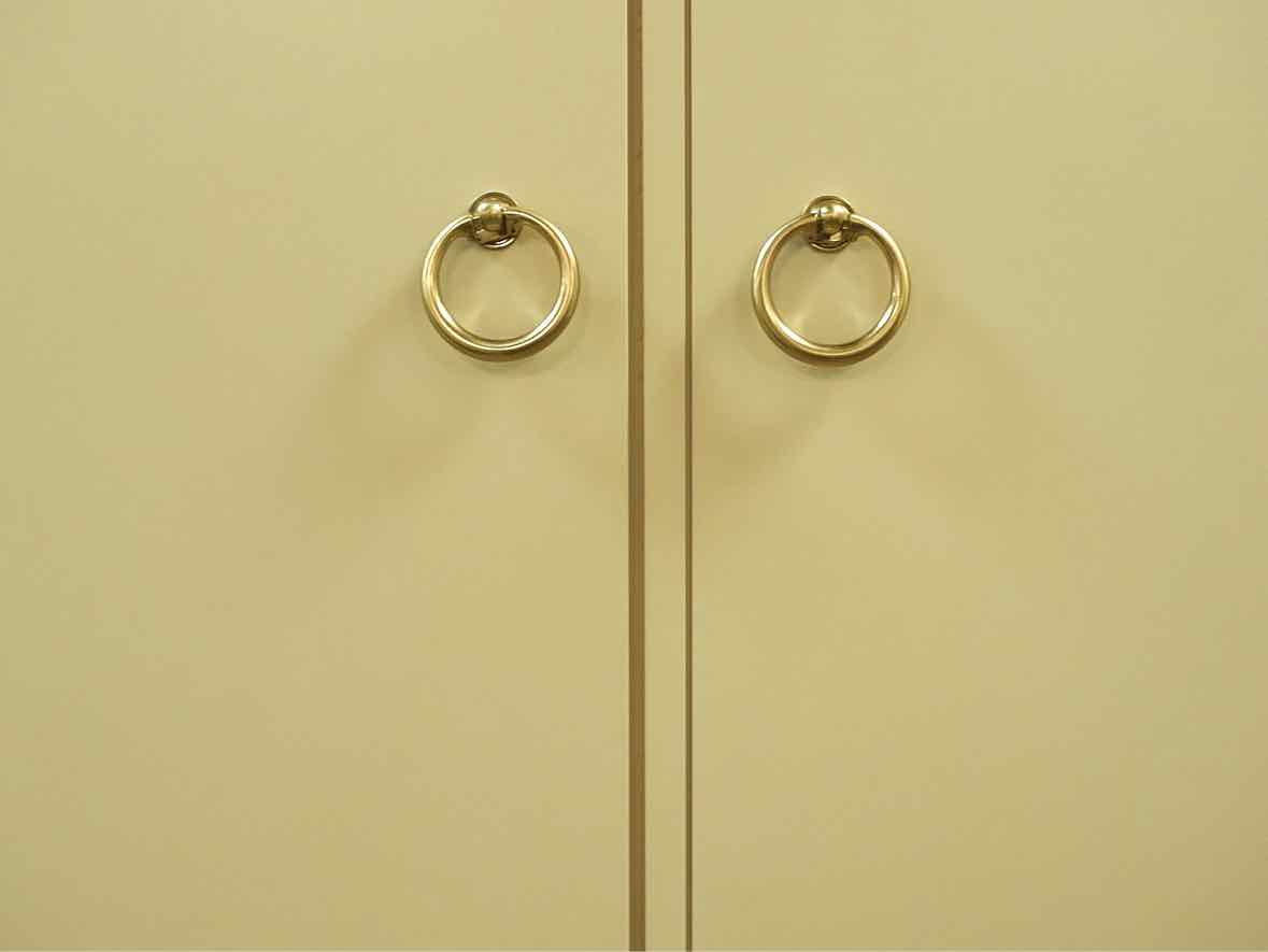 Gat Creek Tomlin Door & Drawer Cabinet in Maple - Classic Santa Barbara Finish