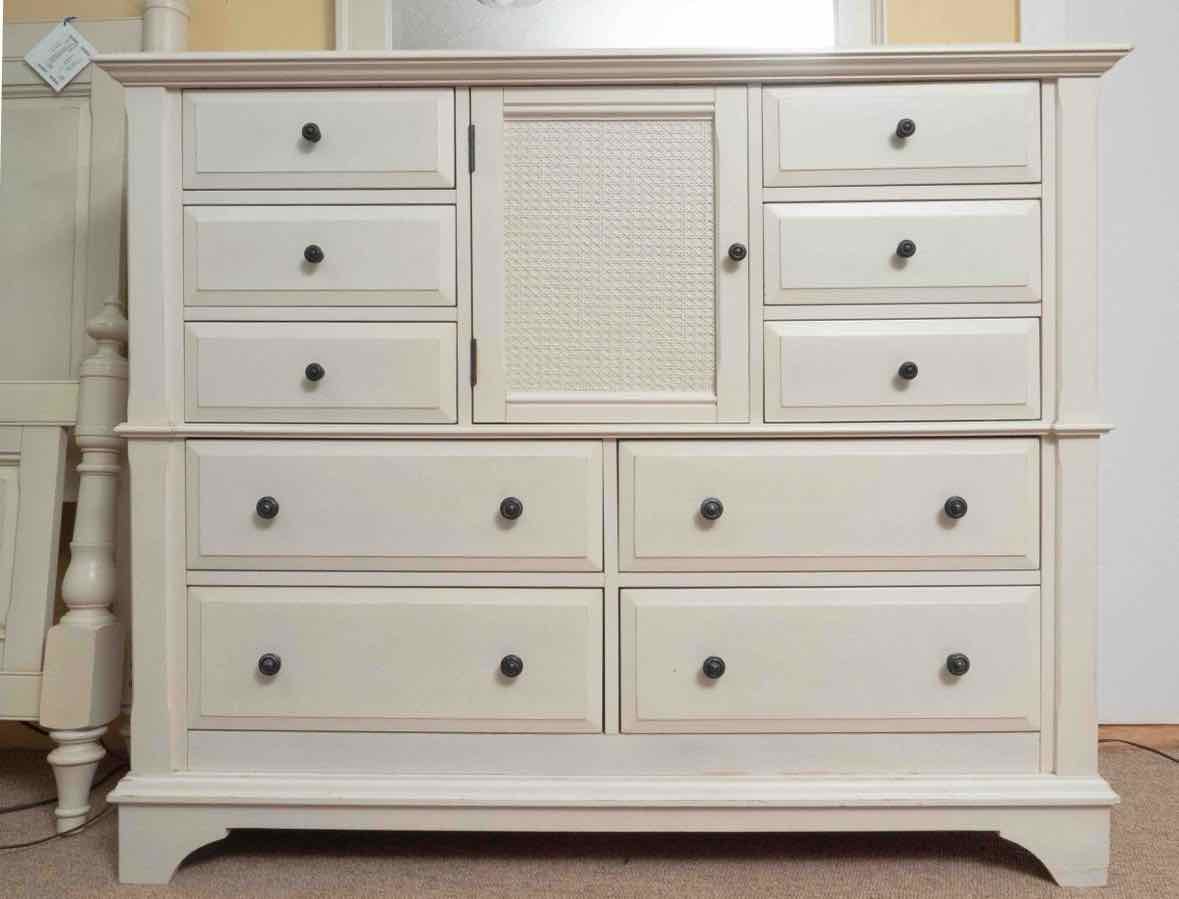 Ivory 10 Drawer Mule Chest with Interchangeable Cane/Panel Door with Mirror