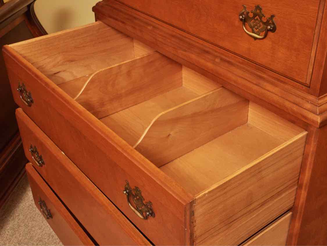 French & Heald Maple 5 Drawer Chest on Chest