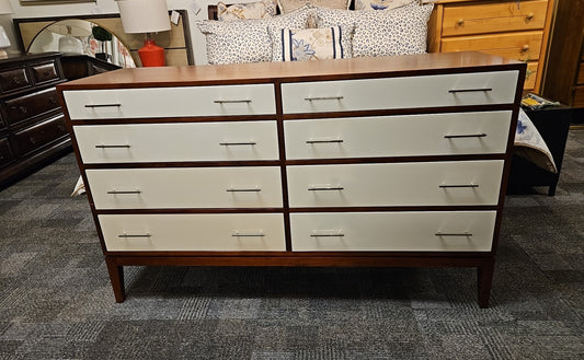 MG+BW White Lacquer 8-Drawer Dresser