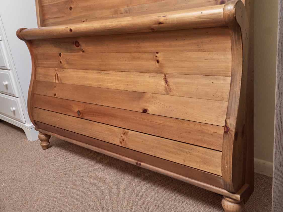 Pine Queen Sleigh  Bed