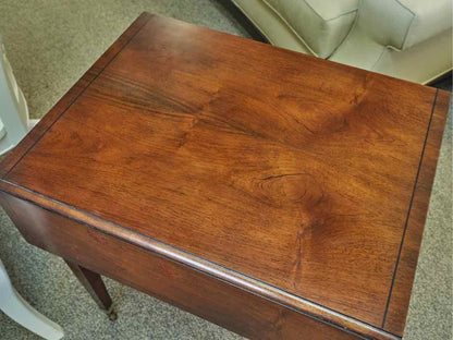 Old Colony Mahogany Drop Leaf Side Table
