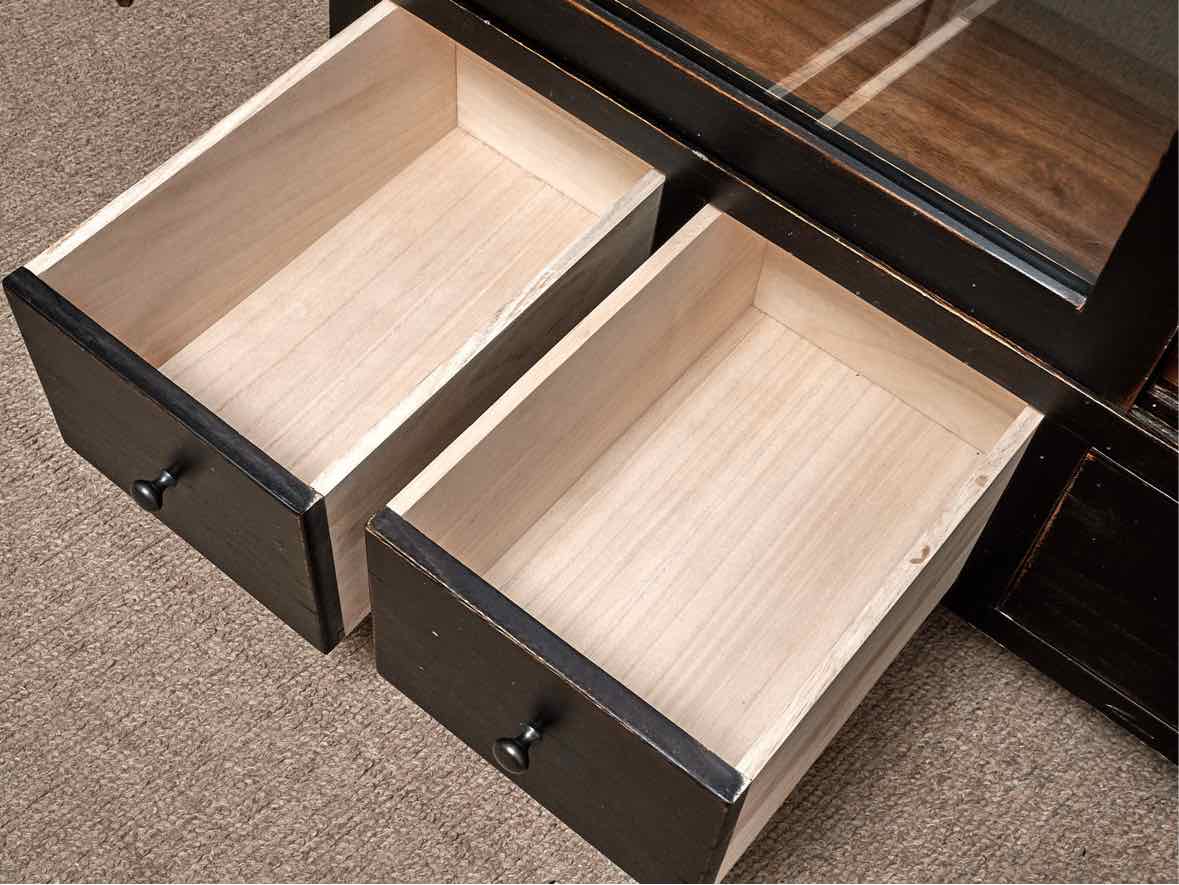 Rustic Amish Oak Top Black Finish 2 Sliding Doors 4 Drawers  Media Furniture