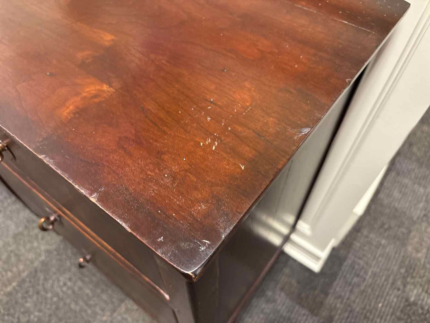 Henredon 'Acquisitions' Pair of Nightstands