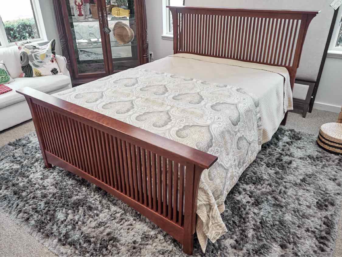 Stickley Queen Mission Cherry Spindle Bed in Bristol Finish