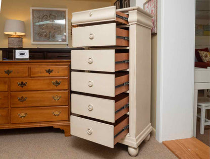 Liberty Furniture 6  Drawer Lingerie Chest in Ivory Finish
