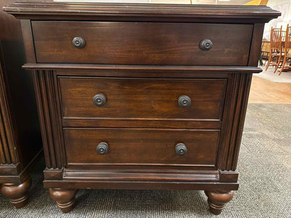 Michael Ashton 3-Drawer Nightstand