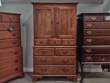 Ethan Allen 'Country Crossing' Maple 5 Drawer Armoire