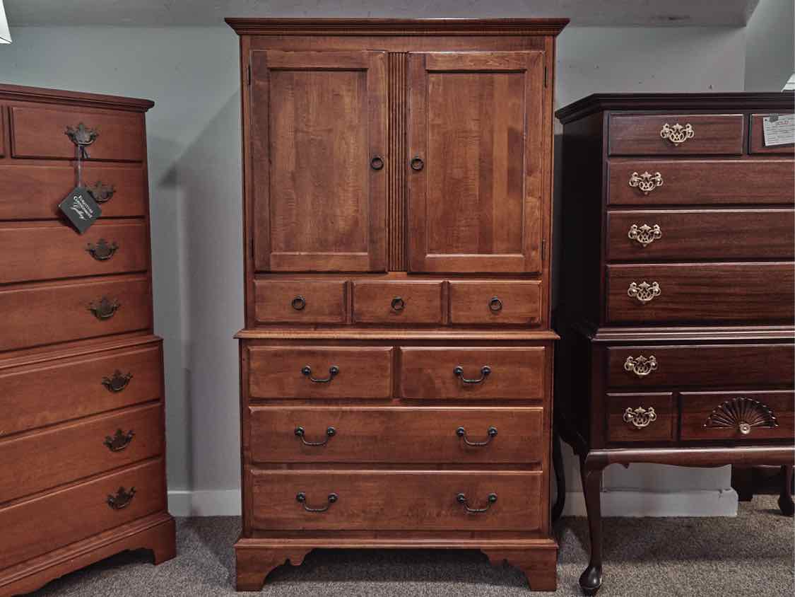 Ethan Allen 'Country Crossing' Maple 5 Drawer Armoire