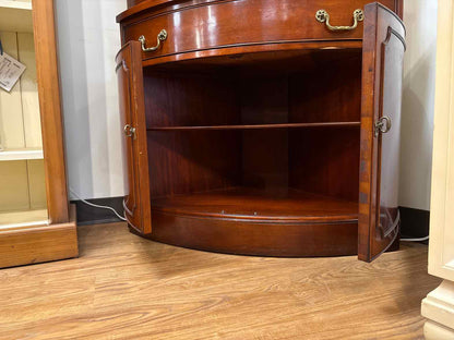 Morganton 'Duncan Phyfe' Corner Display Cabinet