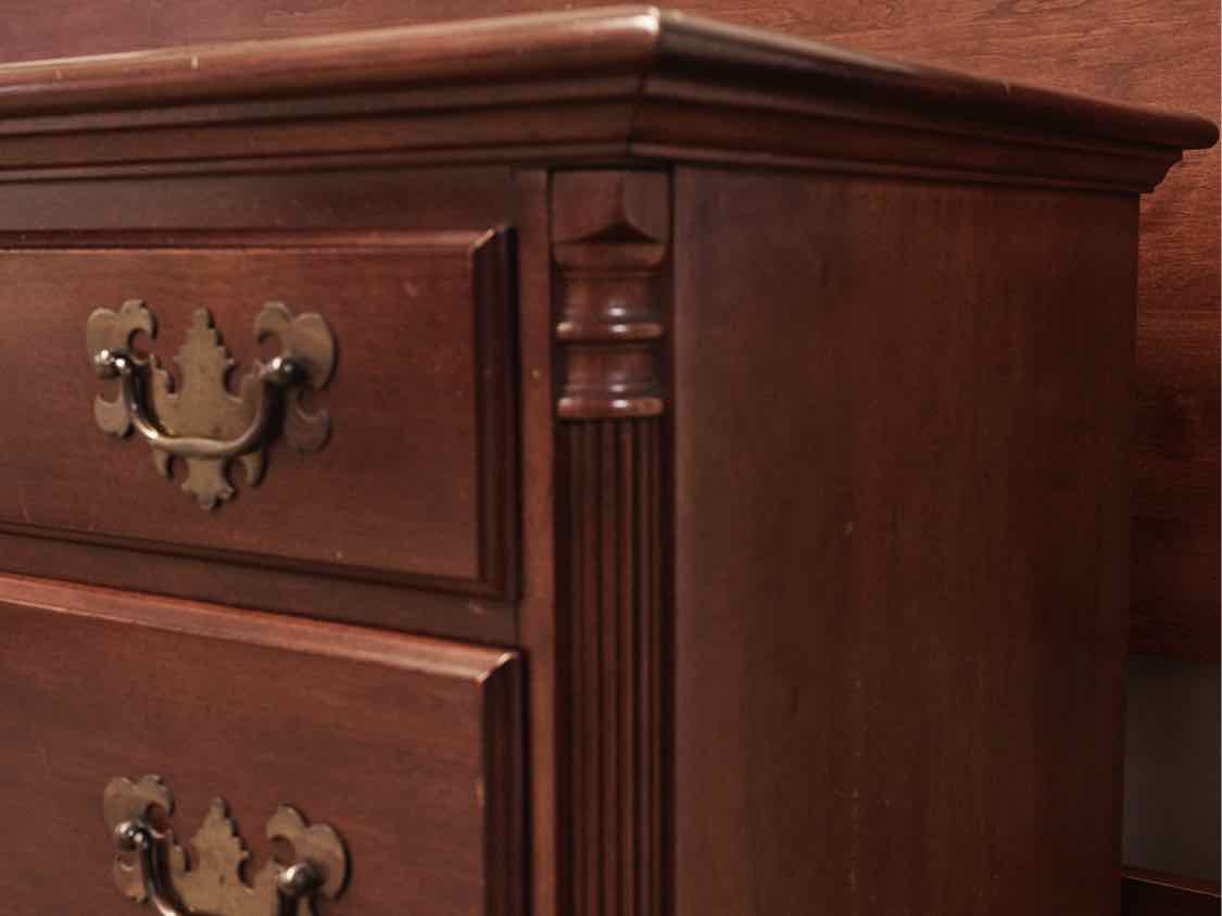 Mahogany 4 Drawer Dresser Queen  Anne Style w/Brass Pulls in Rich Finish