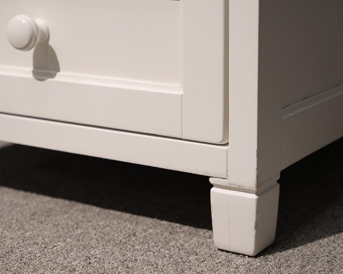 Pottery Barn White Corner Desk. 2 Pullout Shelves/2 Drawers