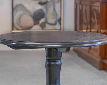 Black Round Pedestal Accent Table W/Traditional Turned Legs