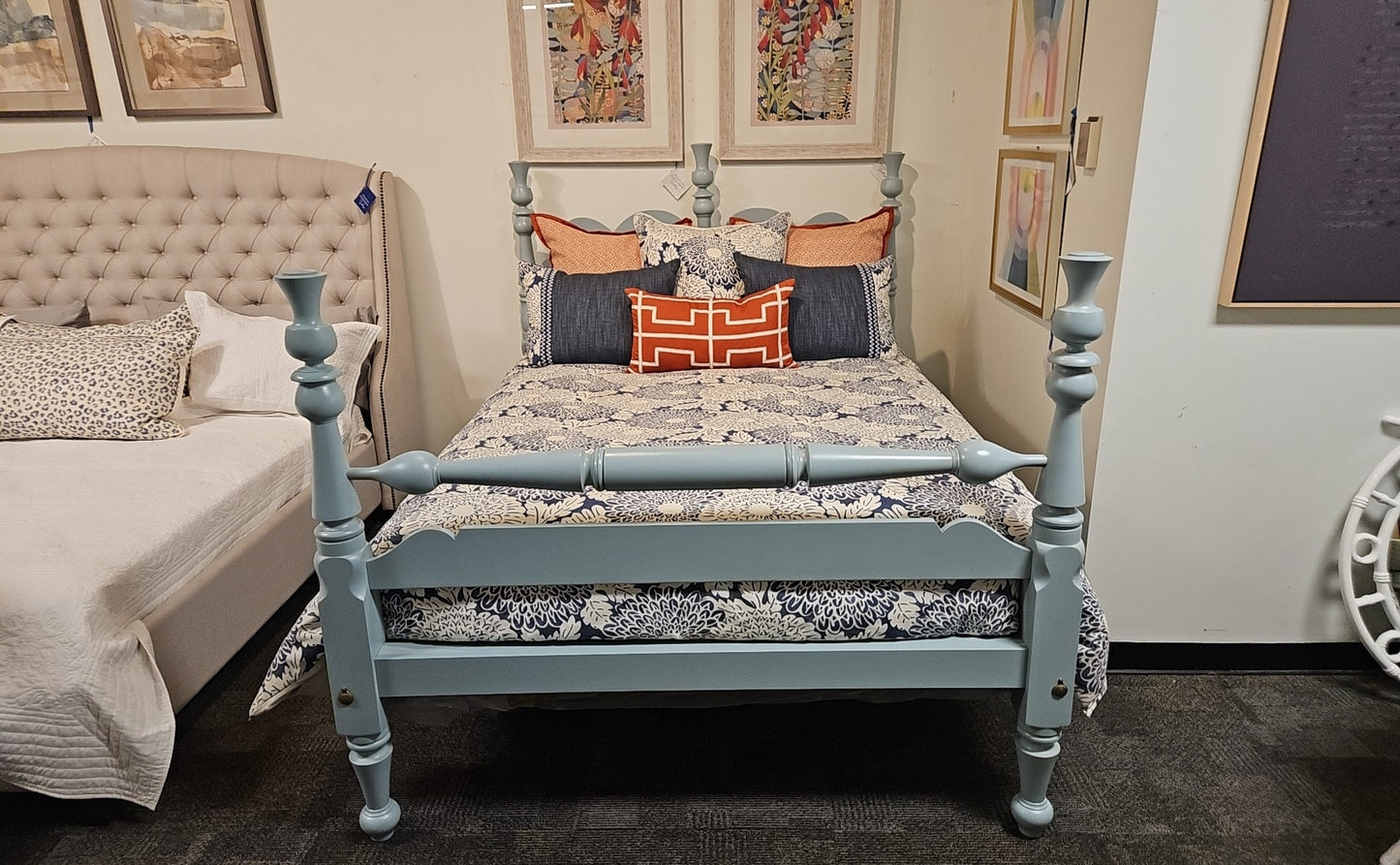 Leonard's Nantucket Thistle Queen Bed