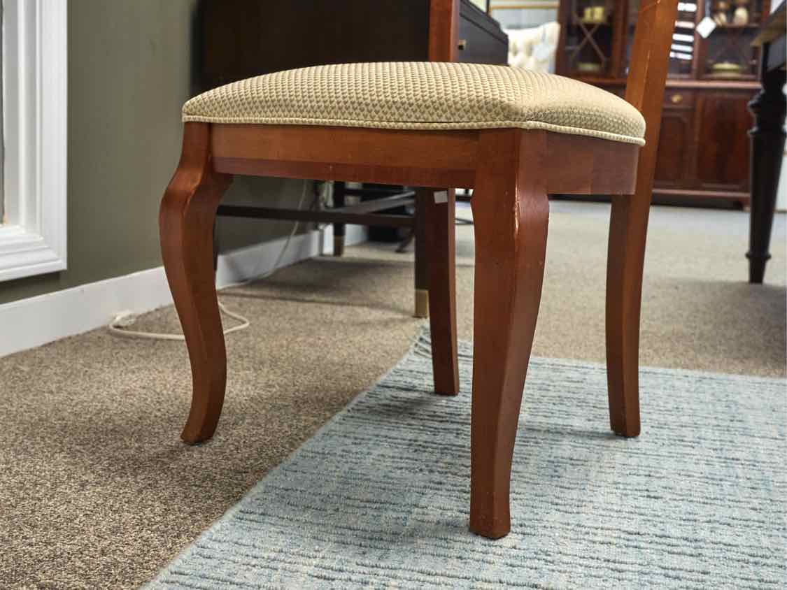 Stanley Expanding Dining Table & Set of 6 Chairs in Cherry