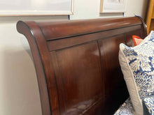 Aspen Home 'Cambridge' Queen Sleigh Storage Bed