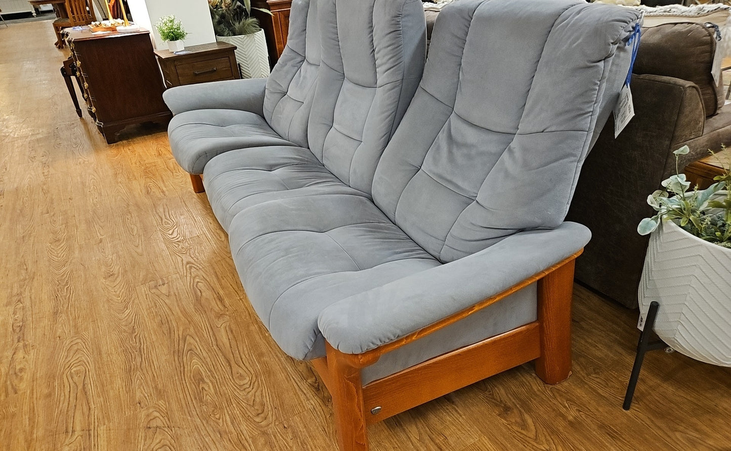 Ekornes Stressless 'Buckingham' Highback Reclining Sofa