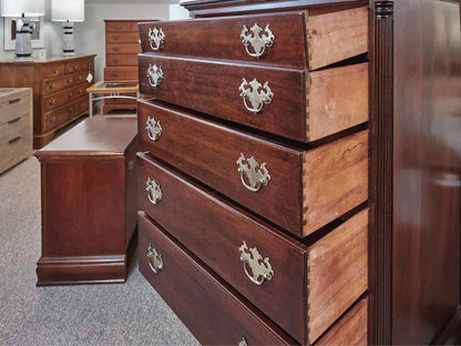 Solid Mahogany Queen Anne 5 Drawer Chest