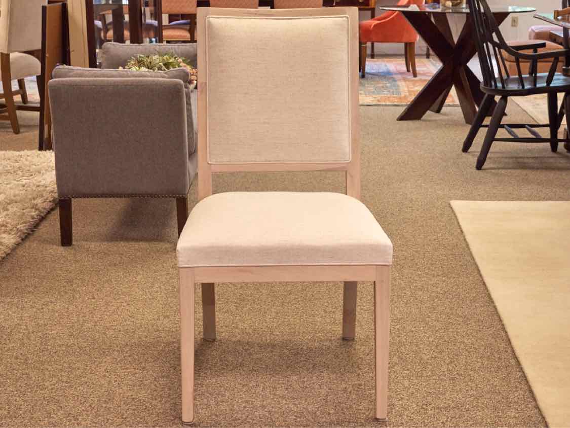 Bassett Bench Made 'Louisa' Dining Table & Set of Six Chairs