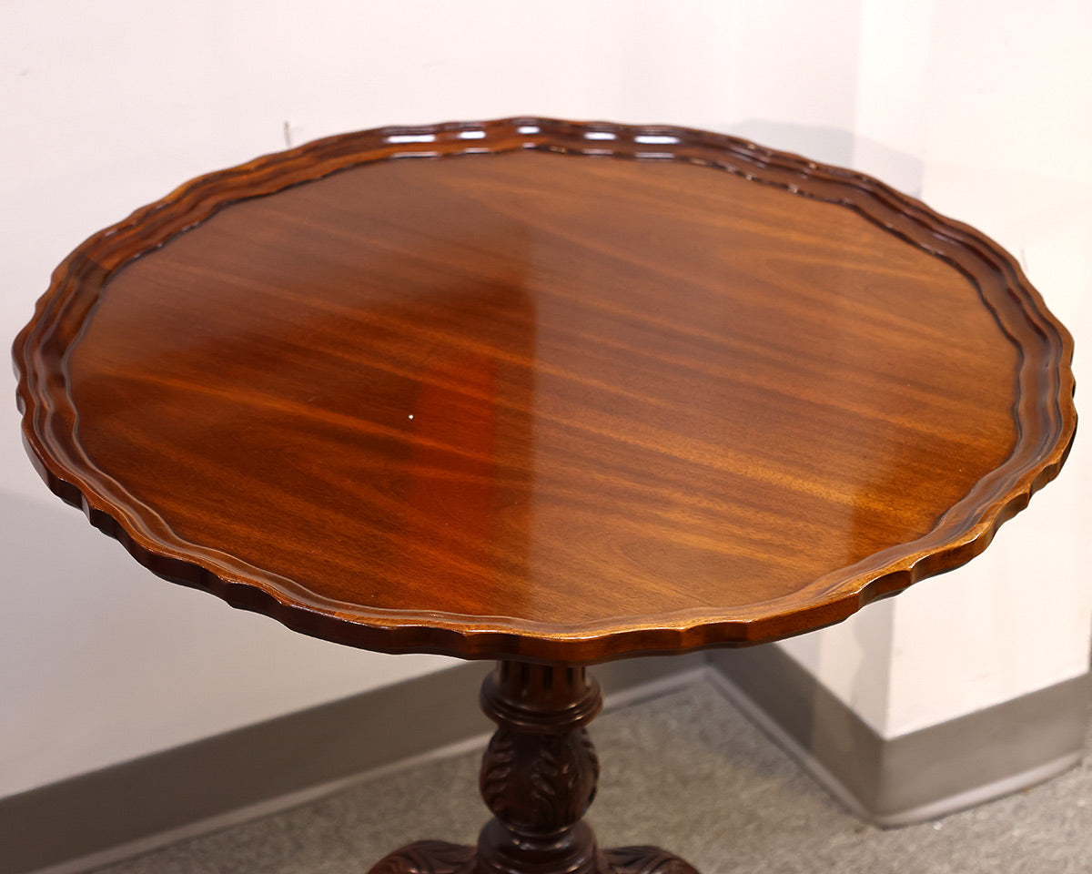 Mahogany Pie-Crust Tilt Top Tea Table