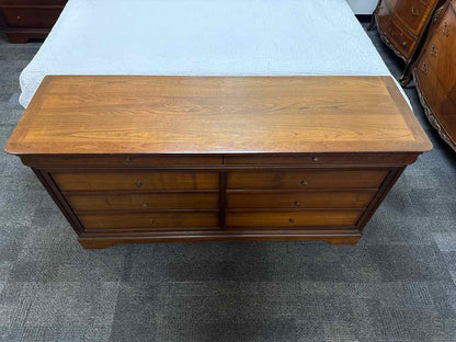 8-Drawer Vintage Dresser