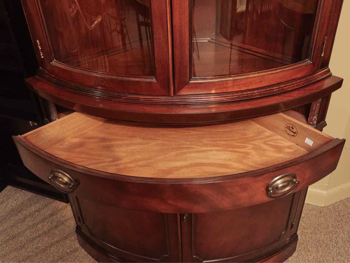 Drexel Mahogany 2 Glass Curved Door 1 Drawer Lower Doors  China Cabinet