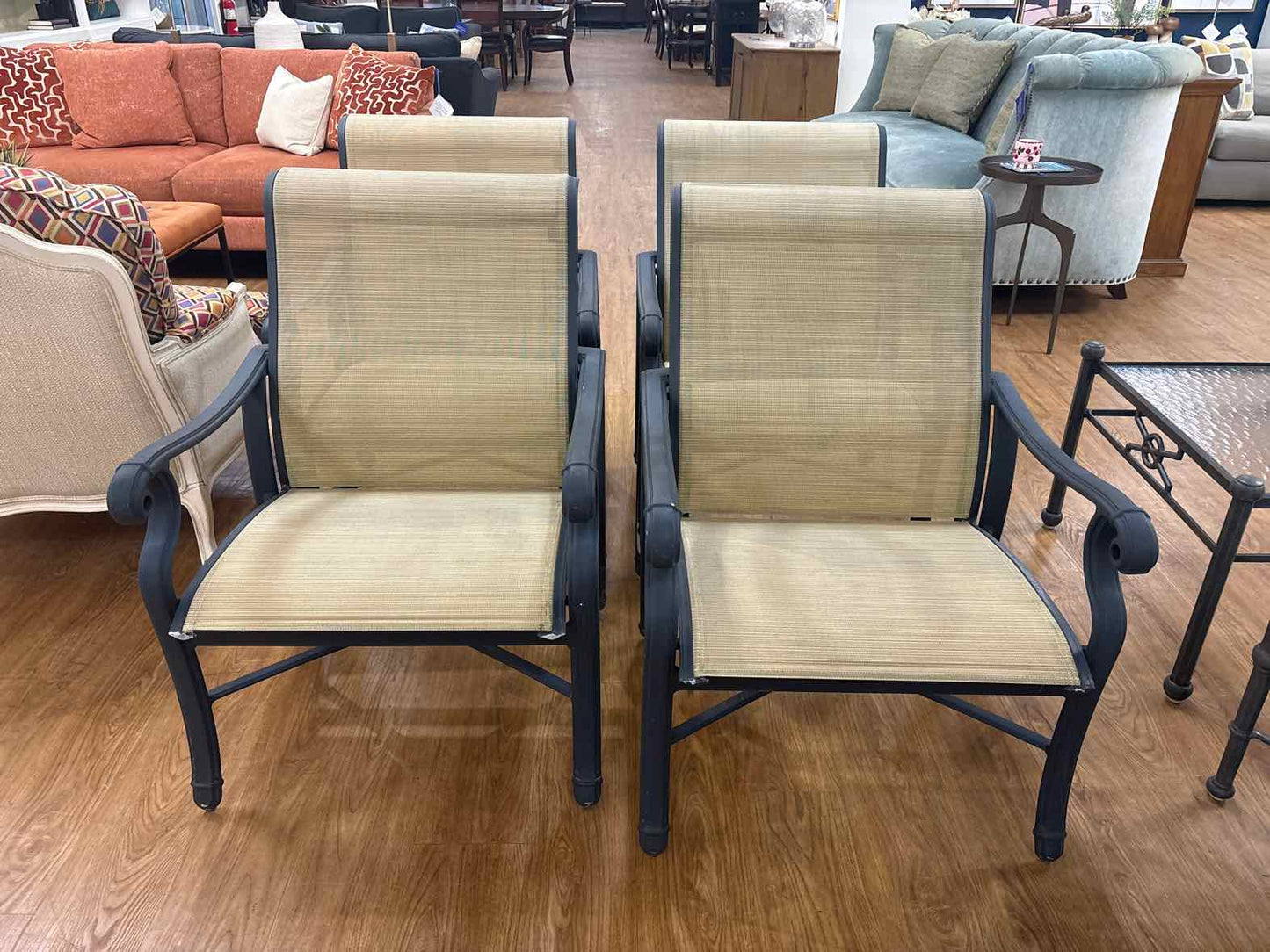 Brown Jordan Outdoor Dining Set