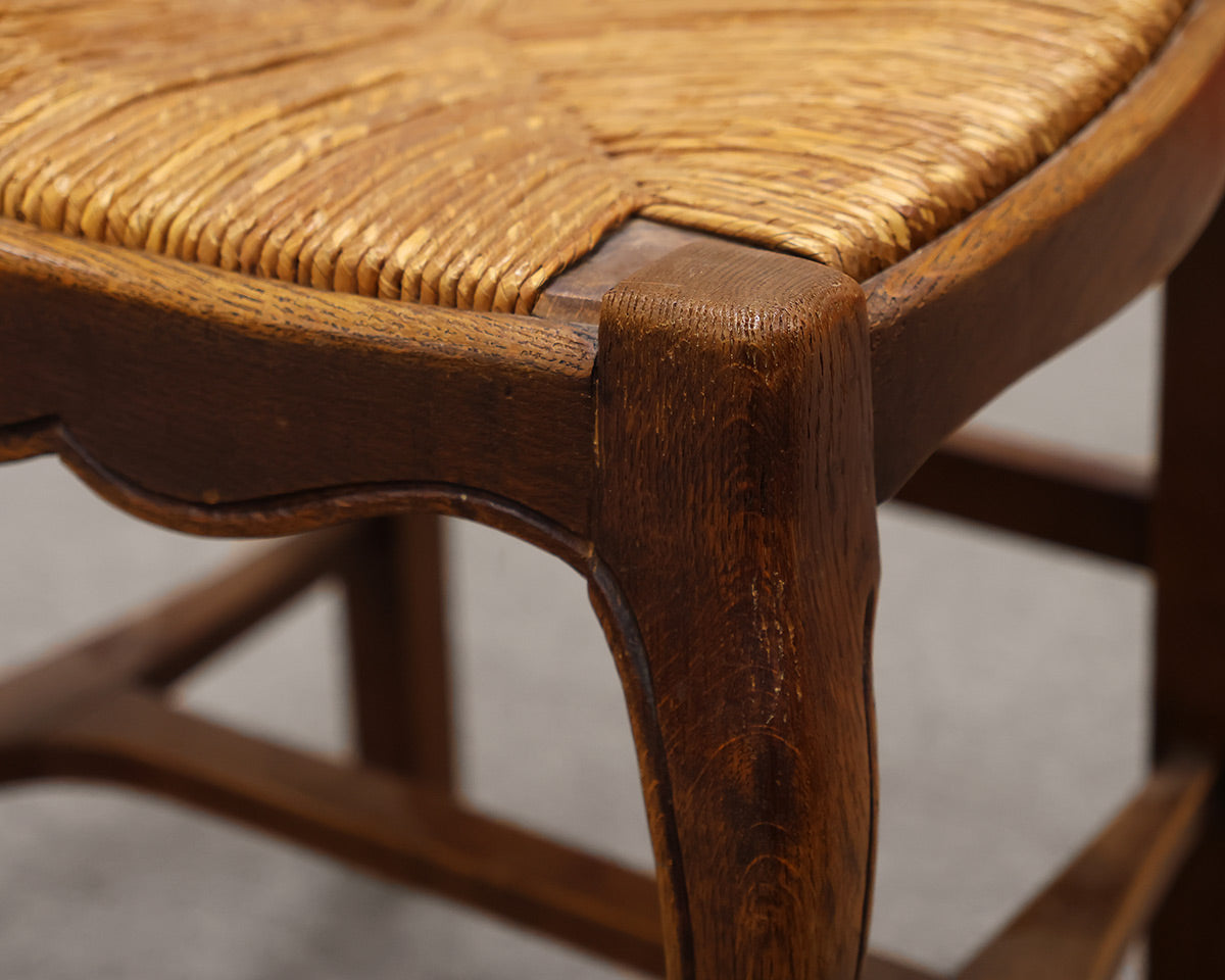 Set of 6 Oak Ladderback Dining Chairs with Rush Seats & Floral Basket Carving