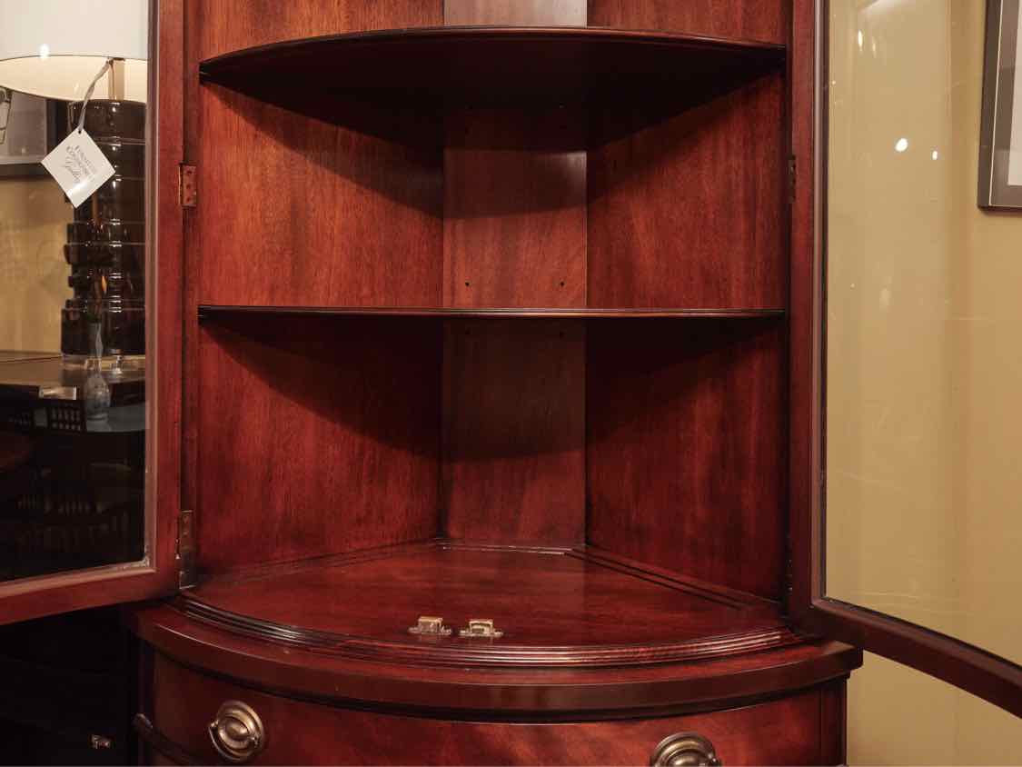 Drexel Mahogany 2 Glass Curved Door 1 Drawer Lower Doors  China Cabinet