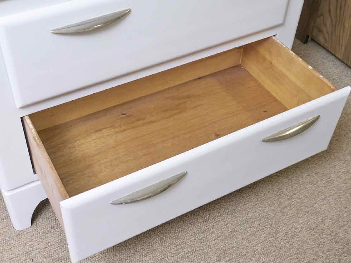 Global Furniture 'Cottage White' Custom Finish 5 Drawer Chrome Handles  Chest
