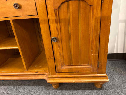Stanley Pine Server w/ Hutch